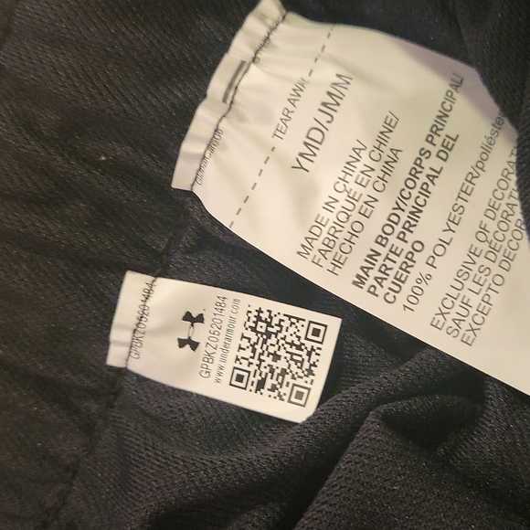 NEW! UNDER ARMOUR Girls Play Up Gym Athletic Shorts. - Picture 4 of 4